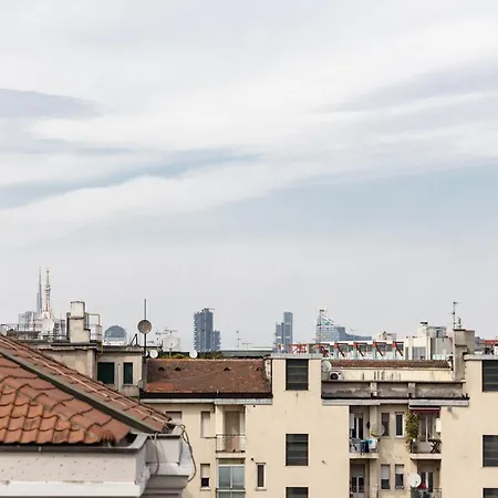 Bocconi's Nest - Close To Duomo With Terrace Apartment