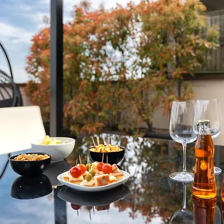 Bocconi's Nest - Close To Duomo With Terrace Apartment Milan