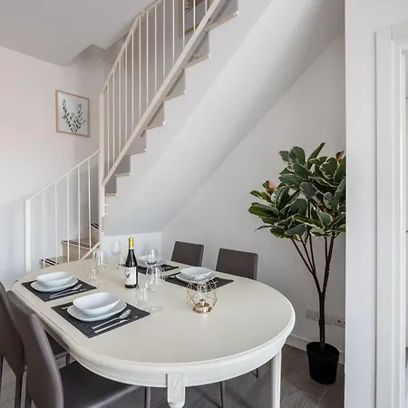 Bocconi's Nest - Close To Duomo With Terrace * Milan