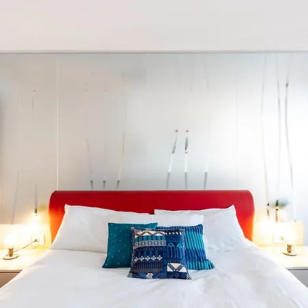 Bocconi's Nest - Close To Duomo With Terrace شقة