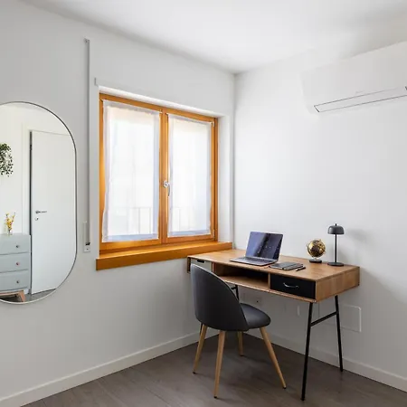 Apartment Bocconi's Nest - Close To Duomo With Terrace Milan