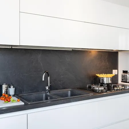Bocconi's Nest - Close To Duomo With Terrace Apartment *
