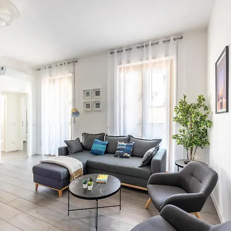 Bocconi's Nest - Close To Duomo With Terrace * Milan